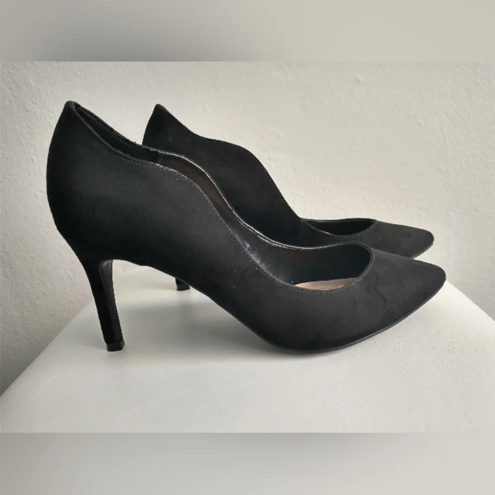 Black Suede Curved Heels_Kelly & Katie - Picture 3 of 10